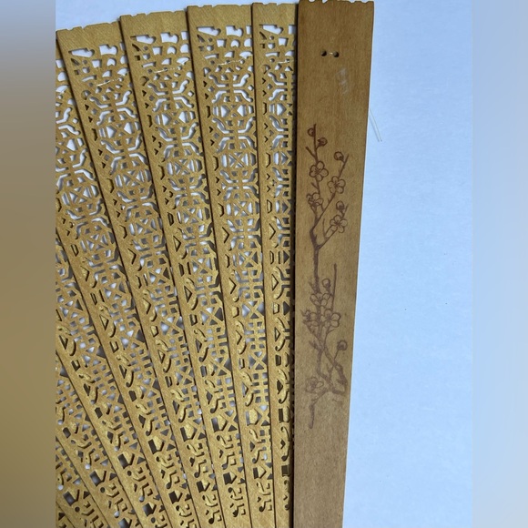 Chinese Asian Cut Sandal Wood Folding Hand Fan With Box - Picture 8 of 8